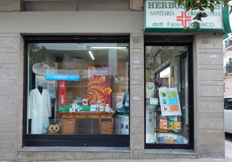 Erboristeria e Sanitaria.