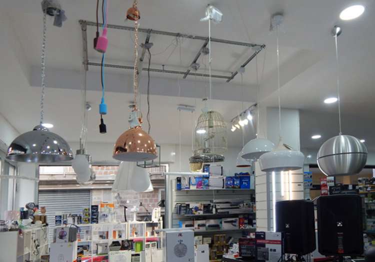 Lampadari, Plafonerie e Sistemi d'illuminazione.