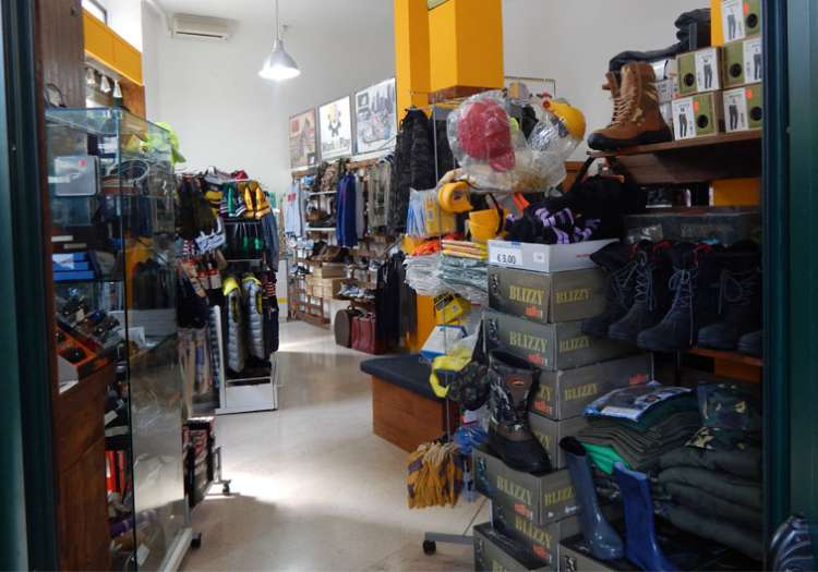 Abbigliamento ed Accessori per Lavoro e Tempo Libero.