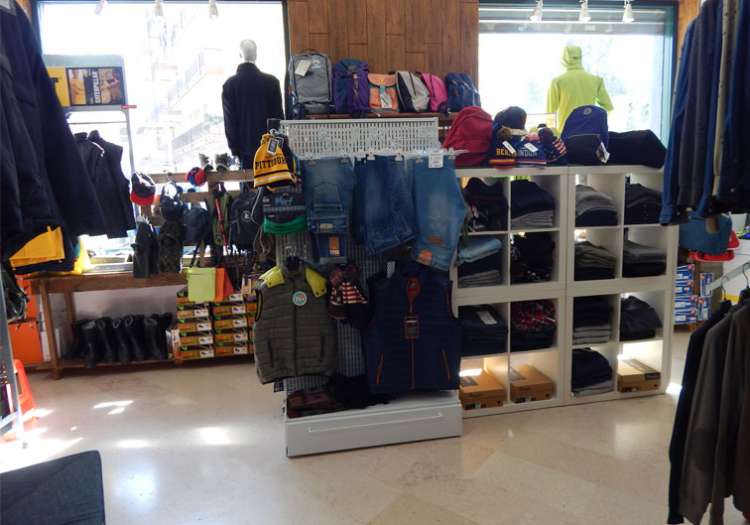 Jeans e Giubbotti per il tuo Tempo Libero.