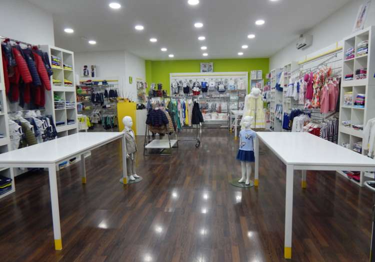Negozio Abbigliamento da 0 a 16 anni e Corredini.