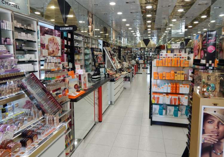 Una vasta scelta di Prodotti per la cura del corpo e dei capelli